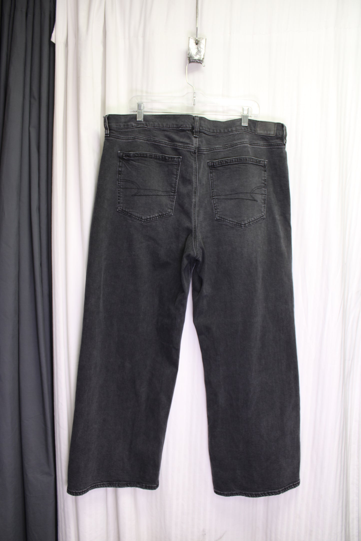 American Eagle Outfitters - Super High Rise Baggy Wide Leg Jeans - Size "18"