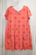 Load image into Gallery viewer, Fresh Produce - Adorable Orange Short Sleeve Sun Motif, Oversized Dress w/ Front Skirt Pockets - Size L