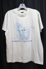 Load image into Gallery viewer, Vintage, Single Stitch - White Textured Fluffy Cat, Butterflies &amp; Hearts - T-Shirt - Size L