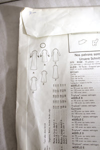 Vintage - Classique De Vogue (French/German Instructions) 2078 Size 38(French) 86 CM Bust - Dress