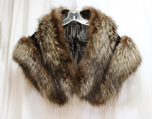 Load image into Gallery viewer, Vintage - Steppards Piedmont Furrier (Oakland, Ca.) Black Velvet &amp; Fox Fur Stole