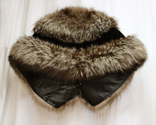 Load image into Gallery viewer, Vintage - Steppards Piedmont Furrier (Oakland, Ca.) Black Velvet &amp; Fox Fur Stole