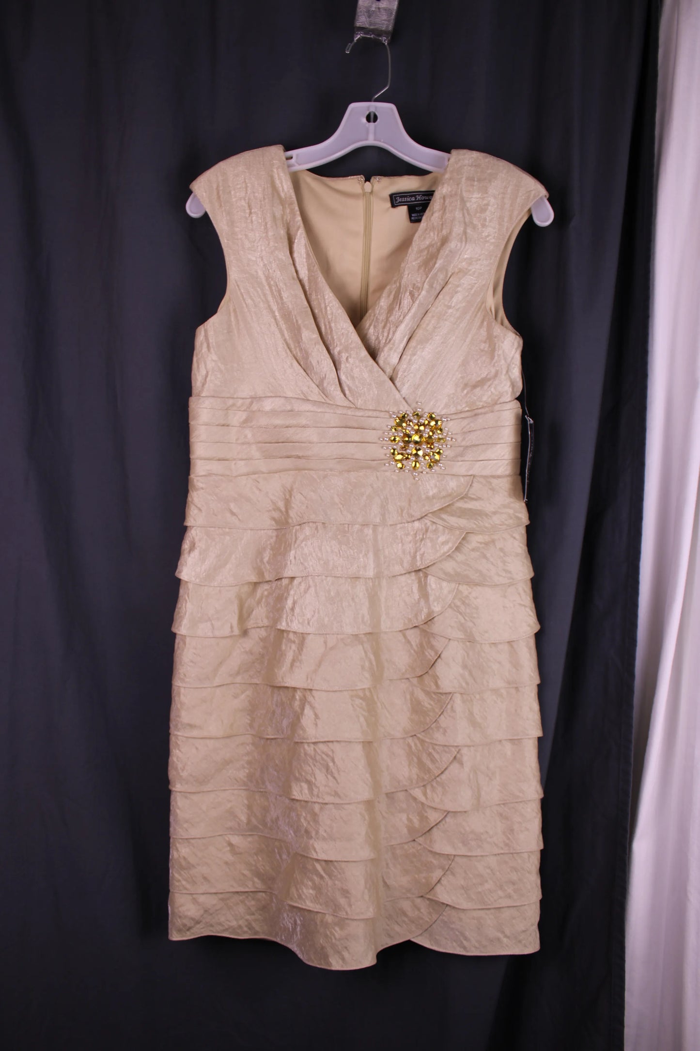 Jessica Howard - Tiered Cap-Sleeve Dress - Size "10P"