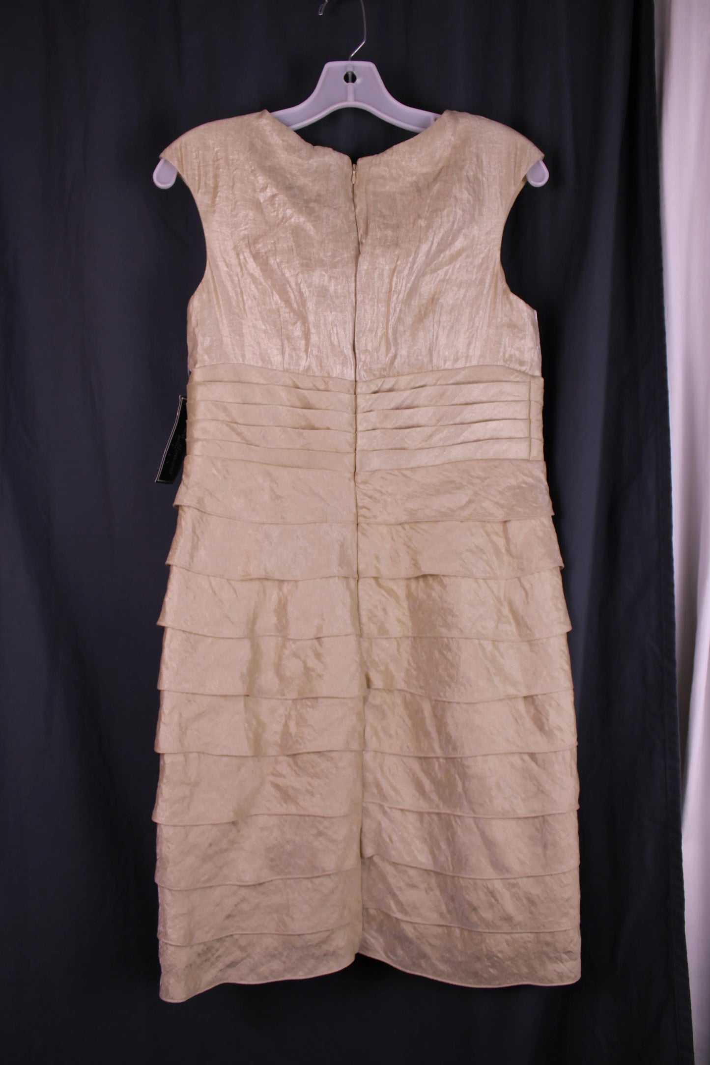 Jessica Howard - Tiered Cap-Sleeve Dress - Size "10P"