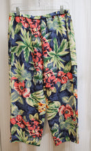 Load image into Gallery viewer, Vintage - Pussers West Indies - 100% Silk Tropical Print Cropped Pants - Size L