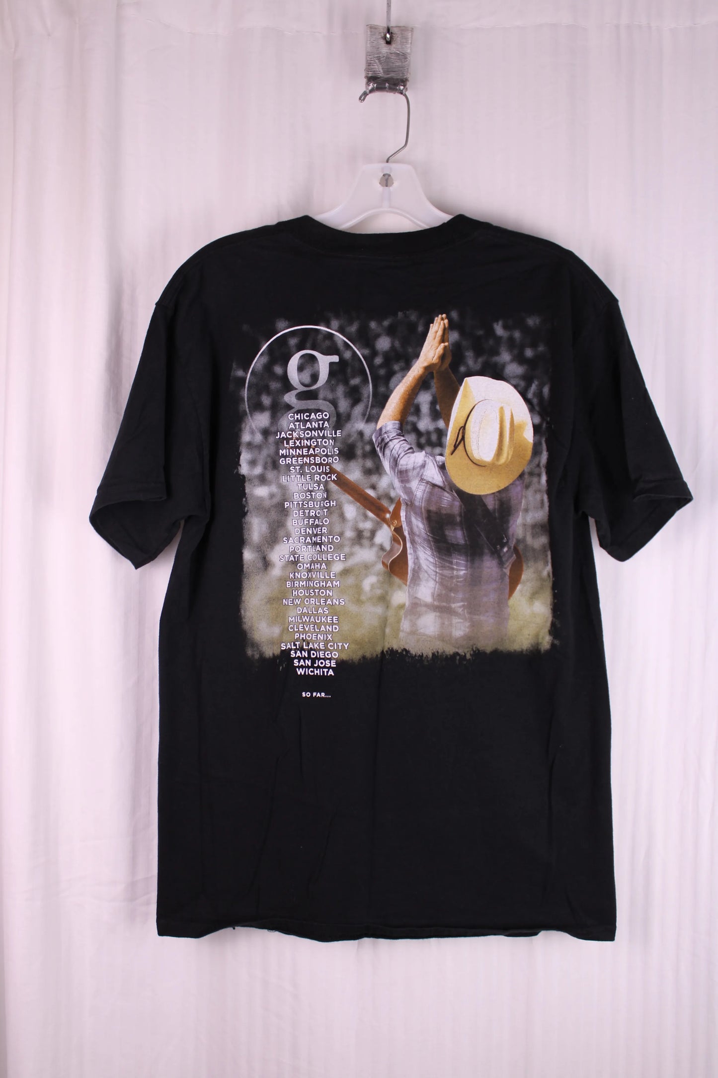 Hanes Beefy T - Garth Brooks World Tour 2014-15 T-Shirt - Size Medium