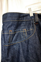 Load image into Gallery viewer, Men&#39;s Vintage Y2K - Karl Kani, Kani Gold - Dark Wash Denim Jean Shorts (Jorts) - Size 50