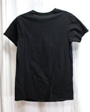 Load image into Gallery viewer, Fantastic Beasts and Where to Find Them (Official) A Magical Welcome to New York, Black T-Shirt - Size M