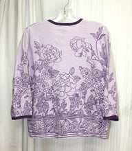 Load image into Gallery viewer, Cathy Daniels - Lavender &amp; Purple Floral, V-Neck 3/4th Sleeve Pullover Sweater - Size M