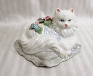 Enesco - Ceramic Cat w/ Flowers on Pillow (Musical )