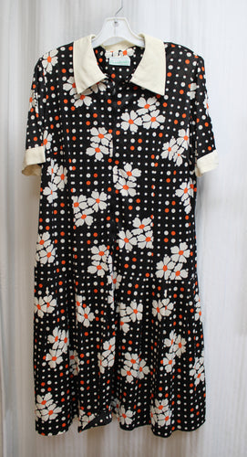 Vintage 60's/70's- Casualmaker by Sy Frankl- Blac, White & Orange Adorable Polka dot Daisy Print w/ Pleated Skirt  Dress- Size M