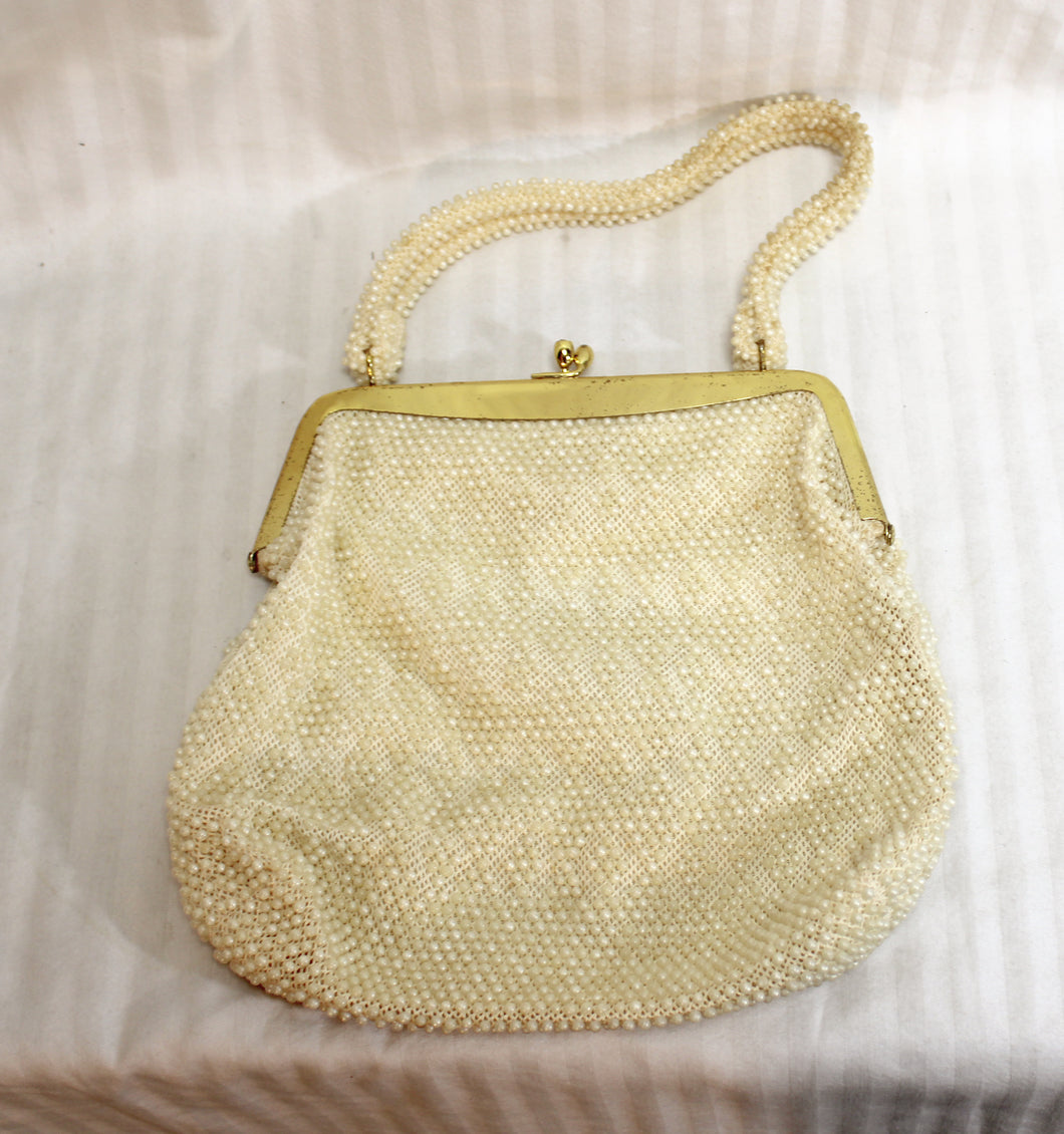 Vintage - Lumured Caviar Beaded Purse w/ Rhinestone Clasp