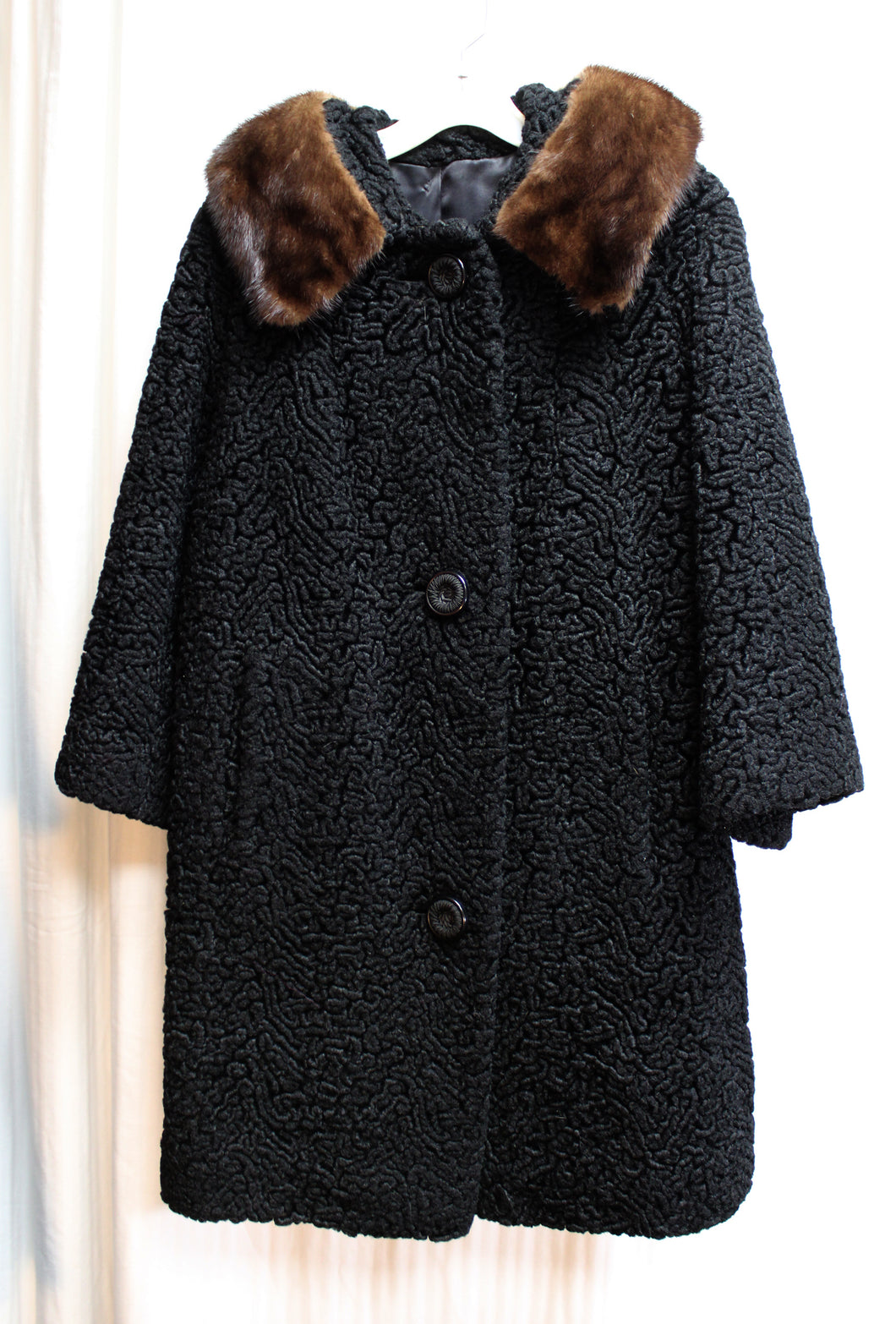 Vintage - Black Faux Astrakhan Lamb Fur Coat w/ REAL Fur Brown Collar - See Measurements 22