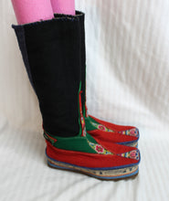 Load image into Gallery viewer, Handmade Tibetan Bhutan Felt Embroidered Boots - Approx Size 5 (See Measurements)