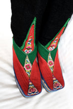 Load image into Gallery viewer, Handmade Tibetan Bhutan Felt Embroidered Boots - Approx Size 5 (See Measurements)
