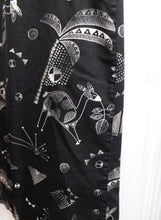 Load image into Gallery viewer, Chico&#39;s Black Cotton Blend Cropped Tropical Tribal Print Pants - Size 1 (Chico&#39;s Sizing = M/8)