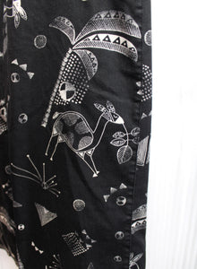 Chico's Black Cotton Blend Cropped Tropical Tribal Print Pants - Size 1 (Chico's Sizing = M/8)