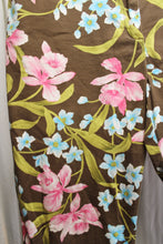 Load image into Gallery viewer, Jones New York Signature - Brown Cotton Stretched w/ Pink Crocus &amp; Blue Floral Cropped Pants - Size 6