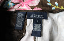 Load image into Gallery viewer, Jones New York Signature - Brown Cotton Stretched w/ Pink Crocus &amp; Blue Floral Cropped Pants - Size 6