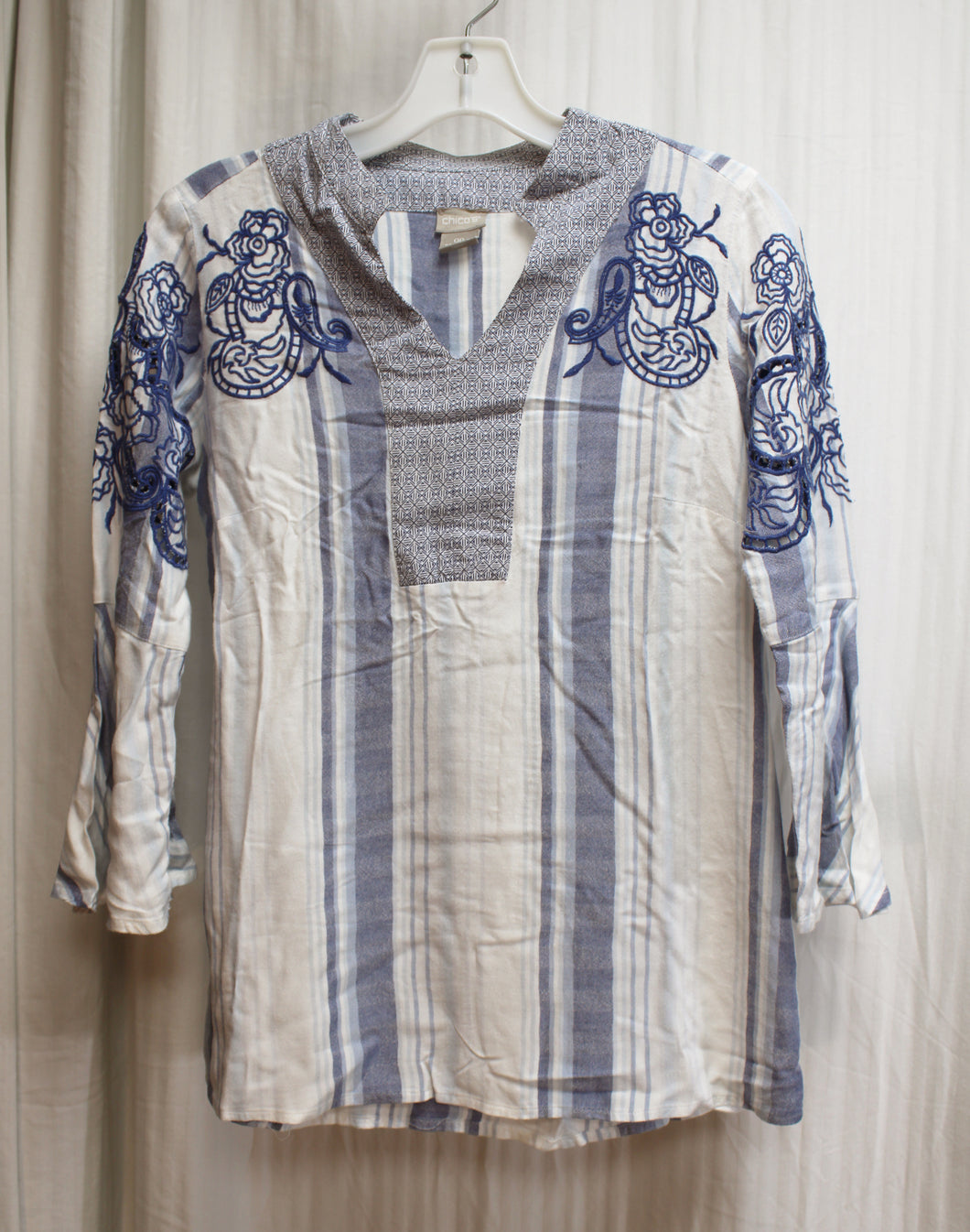 Chico's - 3/4th Sleeve Lightweight Striped & Embroidered Tunic Top - Size 0P (Small/4)