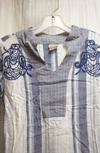 Load image into Gallery viewer, Chico&#39;s - 3/4th Sleeve Lightweight Striped &amp; Embroidered Tunic Top - Size 0P (Small/4)