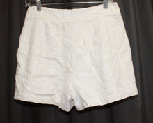 Load image into Gallery viewer, Joie - White on Cream Floral Embroidered Linen Shorts - Size 4