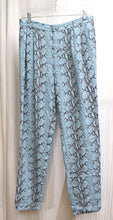 Load image into Gallery viewer, Rachel, Rachel Roy - Light Blue, Lightweight Snakeskin Print w/ Pockets Pants - Size 2