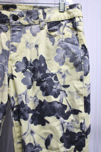 DKNY Jeans - Pale Yellow w/ Gray & Black Floral Print, Denim Jegging Jeans - Size 10