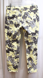 DKNY Jeans - Pale Yellow w/ Gray & Black Floral Print, Denim Jegging Jeans - Size 10
