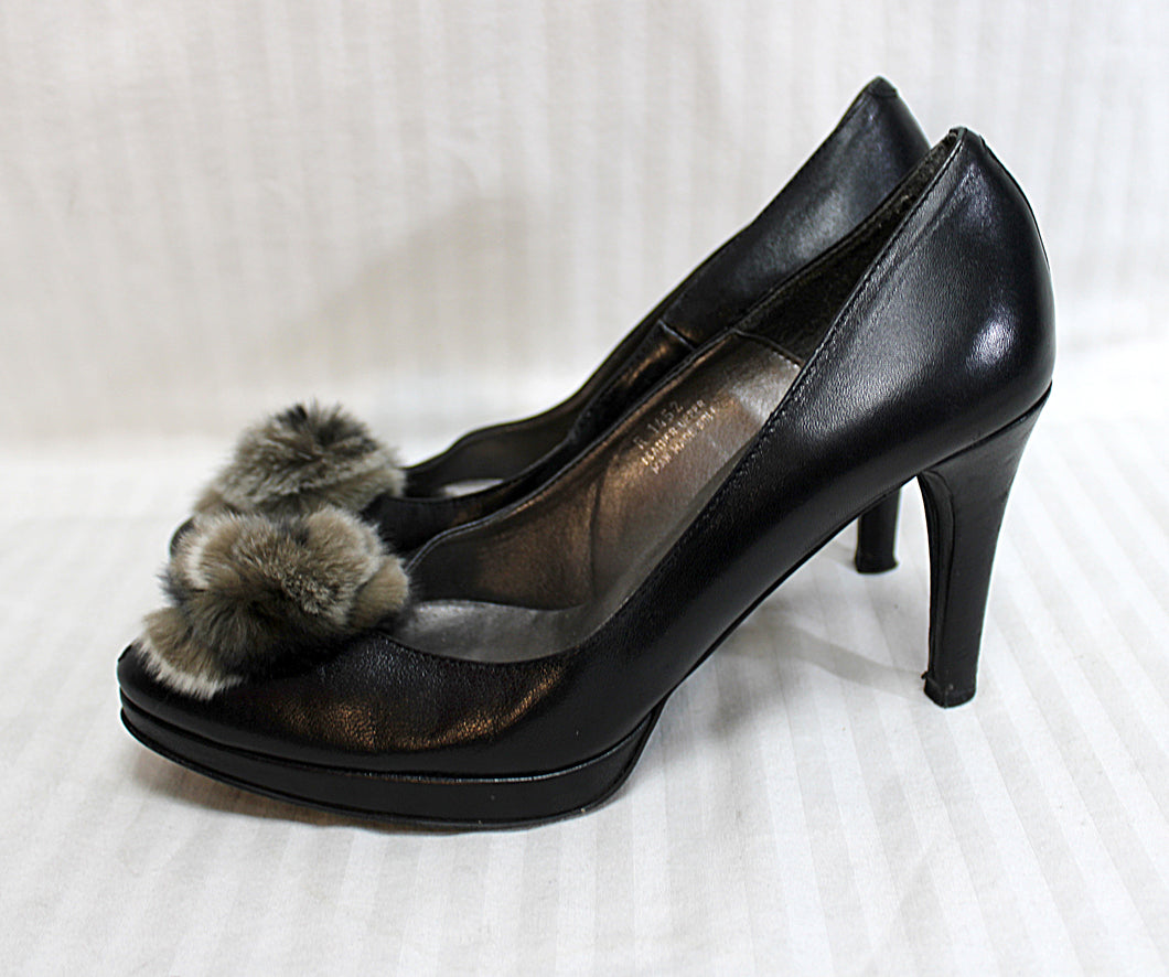 Vintage - Carisma (Italy) - Black Leather Pumps w/ Fur Spiral Rosette Pom Poms - Size 8.5