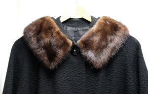 Vintage - Black Coat w/ Brown Fur Collar - Size M (Approx, See Measurements)