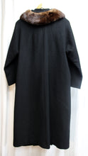 Load image into Gallery viewer, Vintage - Black Coat w/ Brown Fur Collar - Size M (Approx, See Measurements)