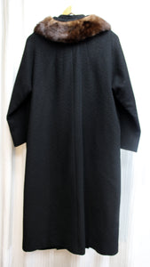Vintage - Black Coat w/ Brown Fur Collar - Size M (Approx, See Measurements)