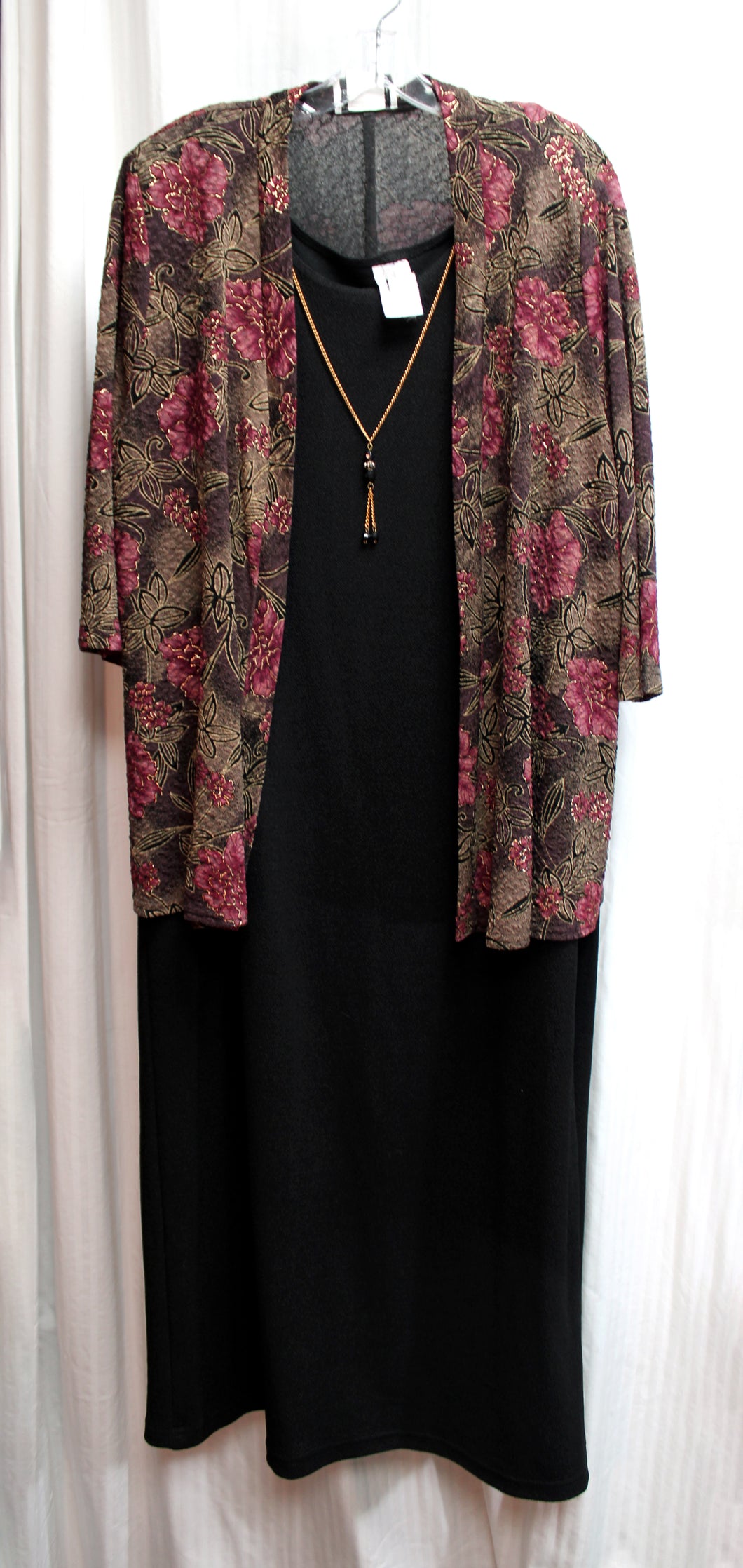 Vintage - Los Angeles Women - 2 PC Black Sleeveless Knit Sheath Dress w/ Removeable Tassel Necklace & Floral 1/2 Sleeve Lightweight Jacket w/ Metallic Gold Detailing. - Size 20