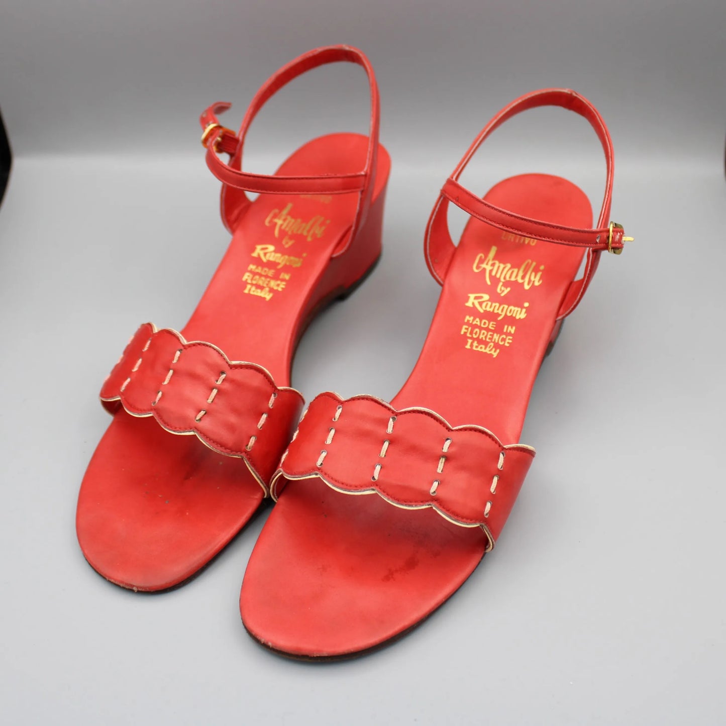 Amalfi by Rangoni - Vintage - Red Urtivo Snadals - No Size Marking