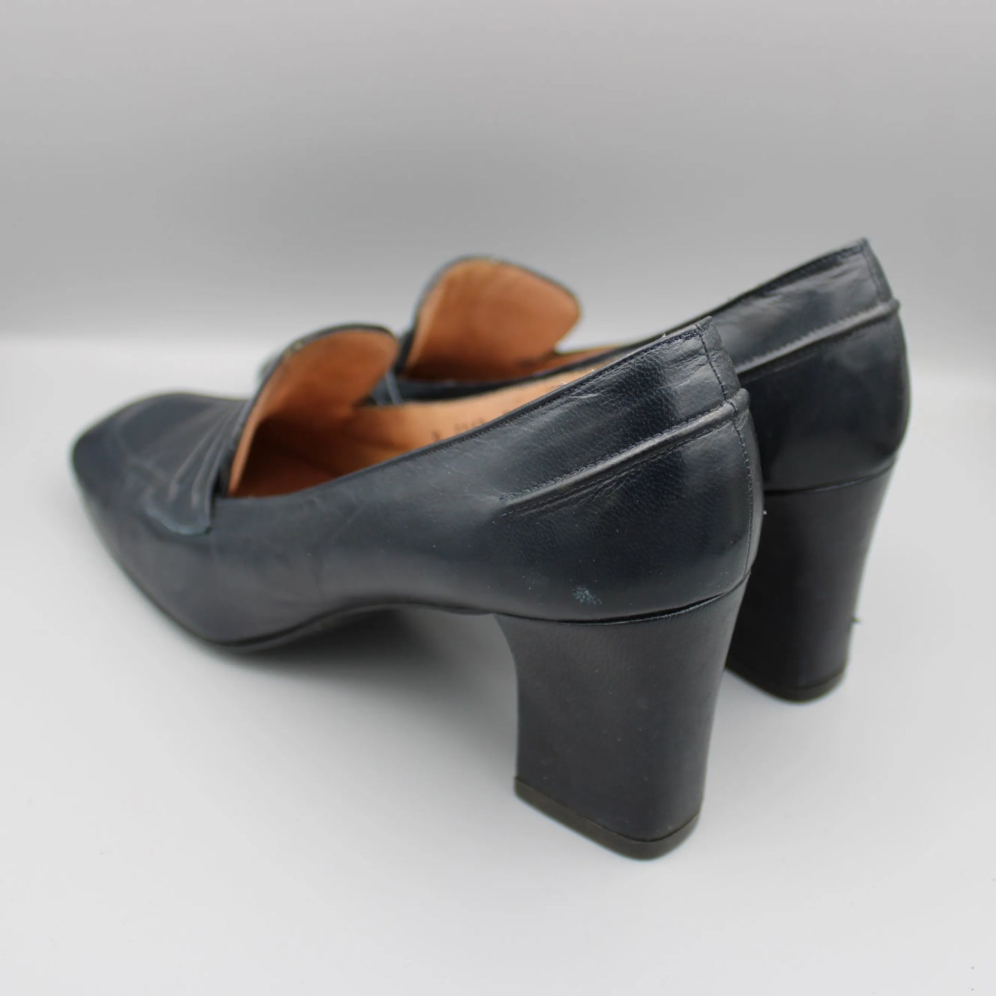 Caressa by Taicher - Vintage - Navy Loafer Pump - Size 8 AA