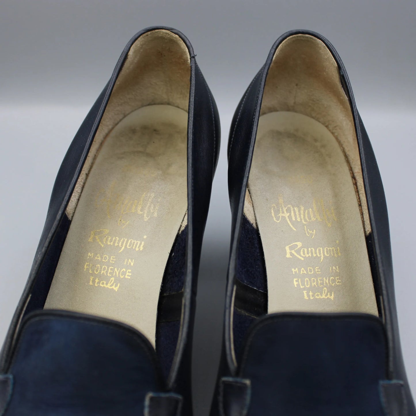 Amalfi by Rangoni - Vintage - Navy Loafer Pumps - Size 8AA