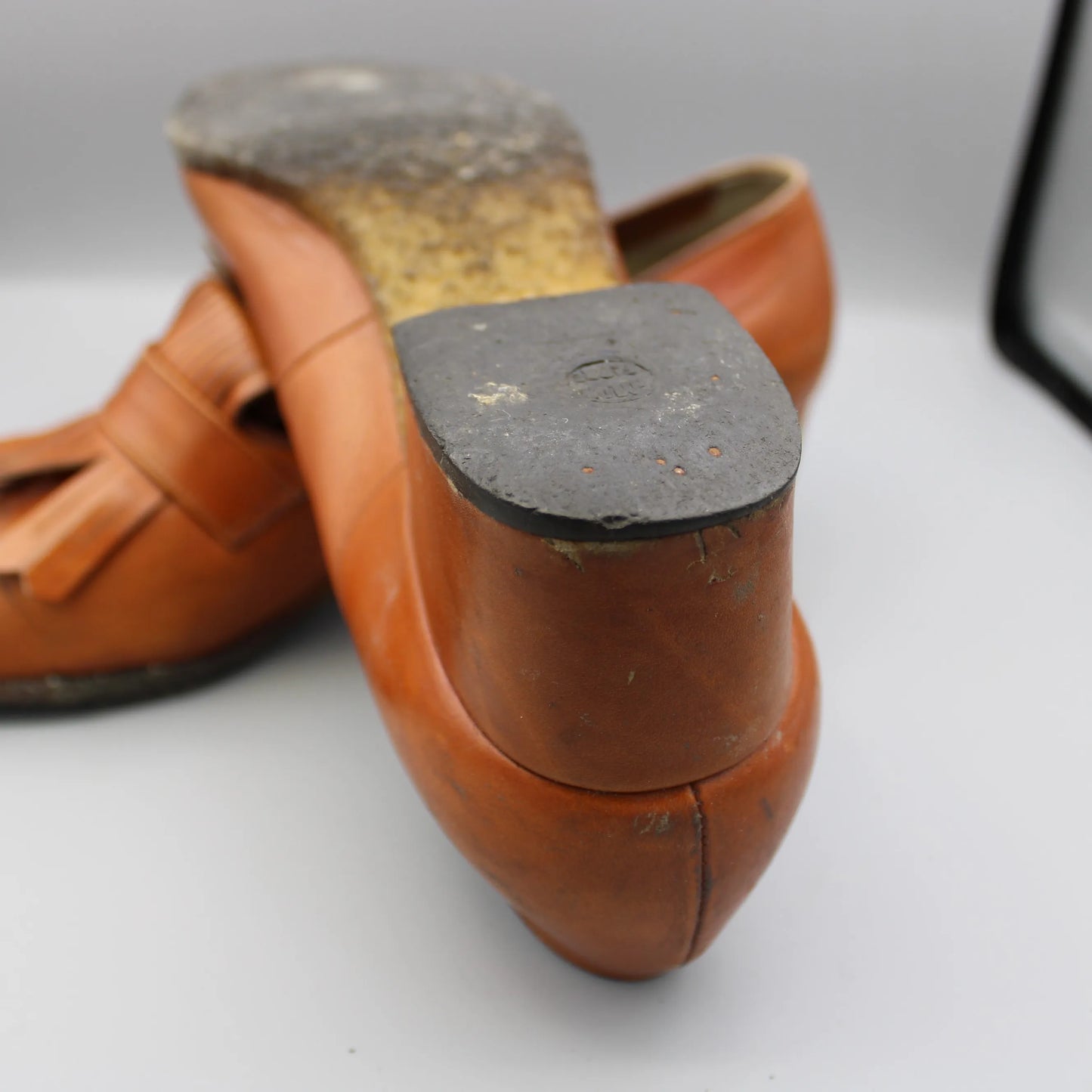 Amalfi by Rangoni - Vintage - Tan Leather Platform Loafers