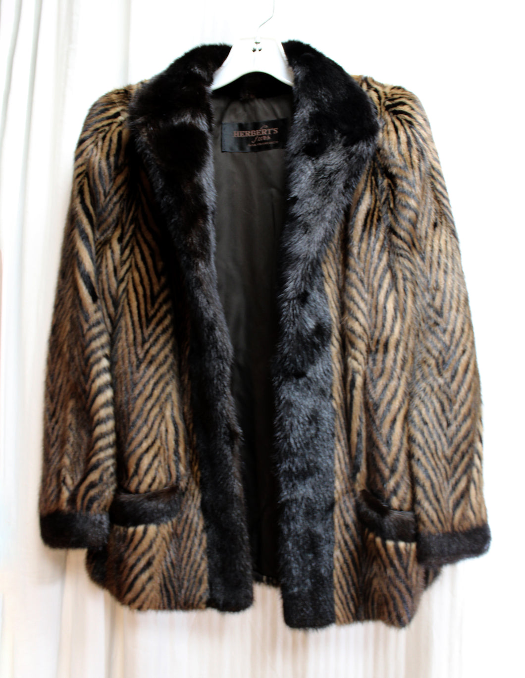 Vintage - Herbert's Furs, San Francisco - Chevron Stripe Mink Fur Coat - See Measurements 19