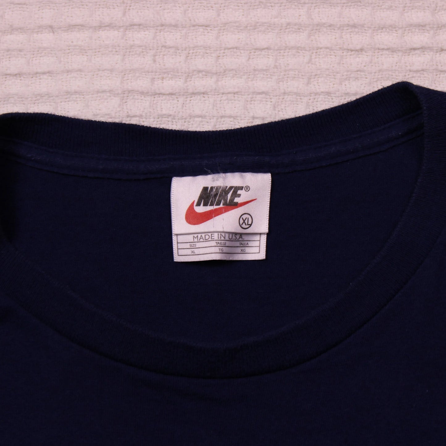 Nike - Vintage - Navy Graphic T-shirt - Size XL