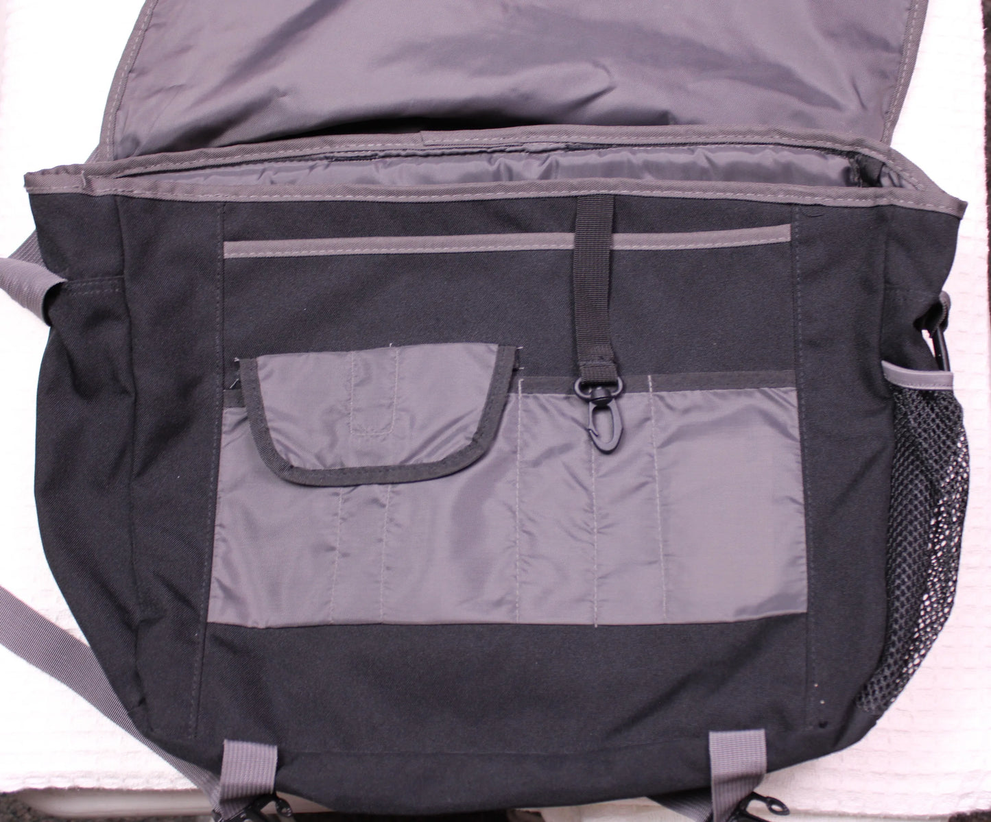 Trans by Jansport -  Messenger Bag