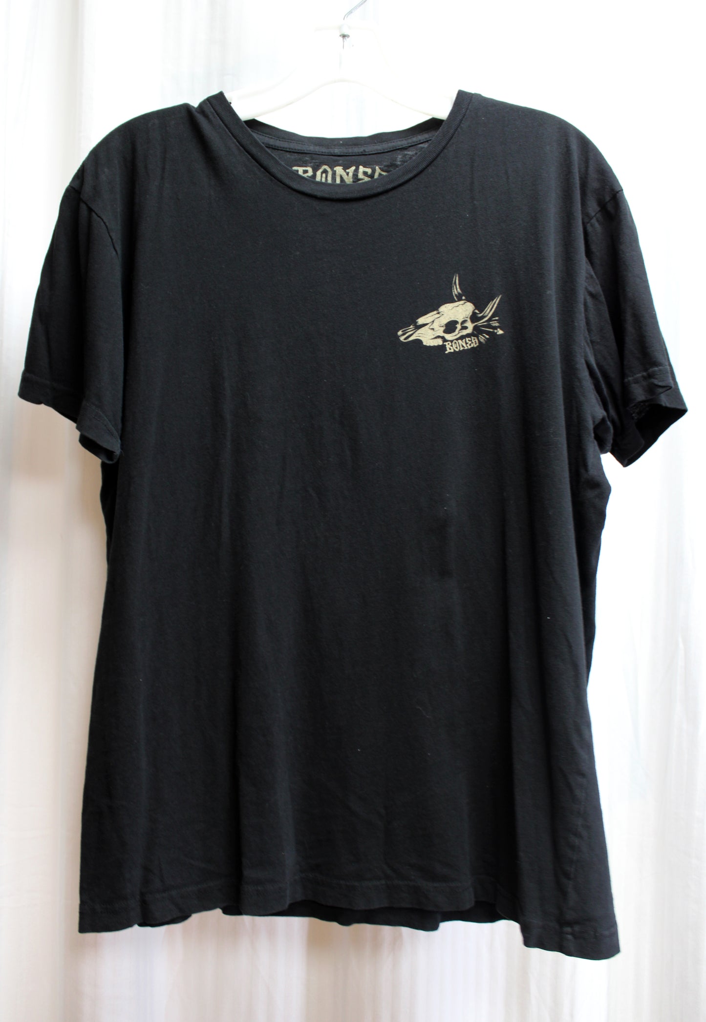 Bones Skate One Corp (Powell Peralta) - 2 Sided Black Cow Skull / Dessert - Black T-Shirt - Size M