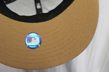 Load image into Gallery viewer, New Era 59Fifty Oakland A&#39;s Cap - Size 7  1/8 (w/ stickers/labels)