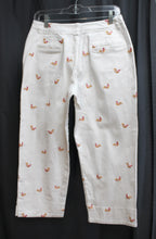 Load image into Gallery viewer, Larry Levine Stretch - White Rooster/Hen Embroidered Cropped Pants - Size 8 (PETITE)