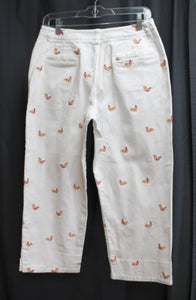 Larry Levine Stretch - White Rooster/Hen Embroidered Cropped Pants - Size 8 (PETITE)