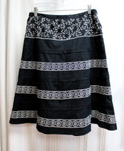 Load image into Gallery viewer, Autograph New York - Black Tiered Midi Skirt w/ White Embroidery - Size 4