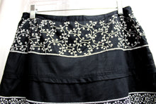 Load image into Gallery viewer, Autograph New York - Black Tiered Midi Skirt w/ White Embroidery - Size 4