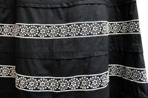 Autograph New York - Black Tiered Midi Skirt w/ White Embroidery - Size 4