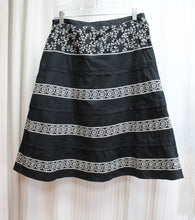 Load image into Gallery viewer, Autograph New York - Black Tiered Midi Skirt w/ White Embroidery - Size 4