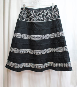 Autograph New York - Black Tiered Midi Skirt w/ White Embroidery - Size 4